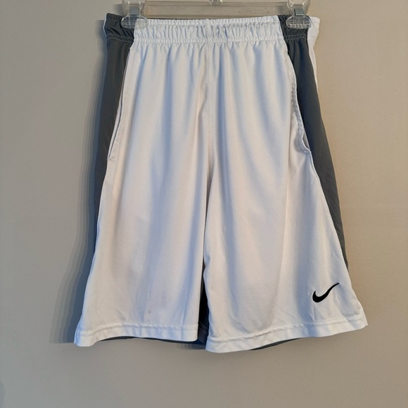 Nike Other - Mens Nike drifit white gray running athletic short Size Small